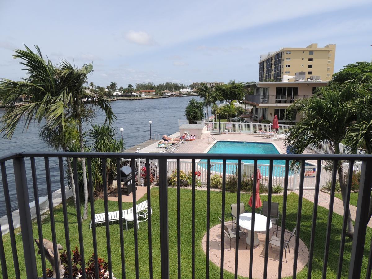 Aqua Mar Condos ポンパノビーチ エクステリア 写真