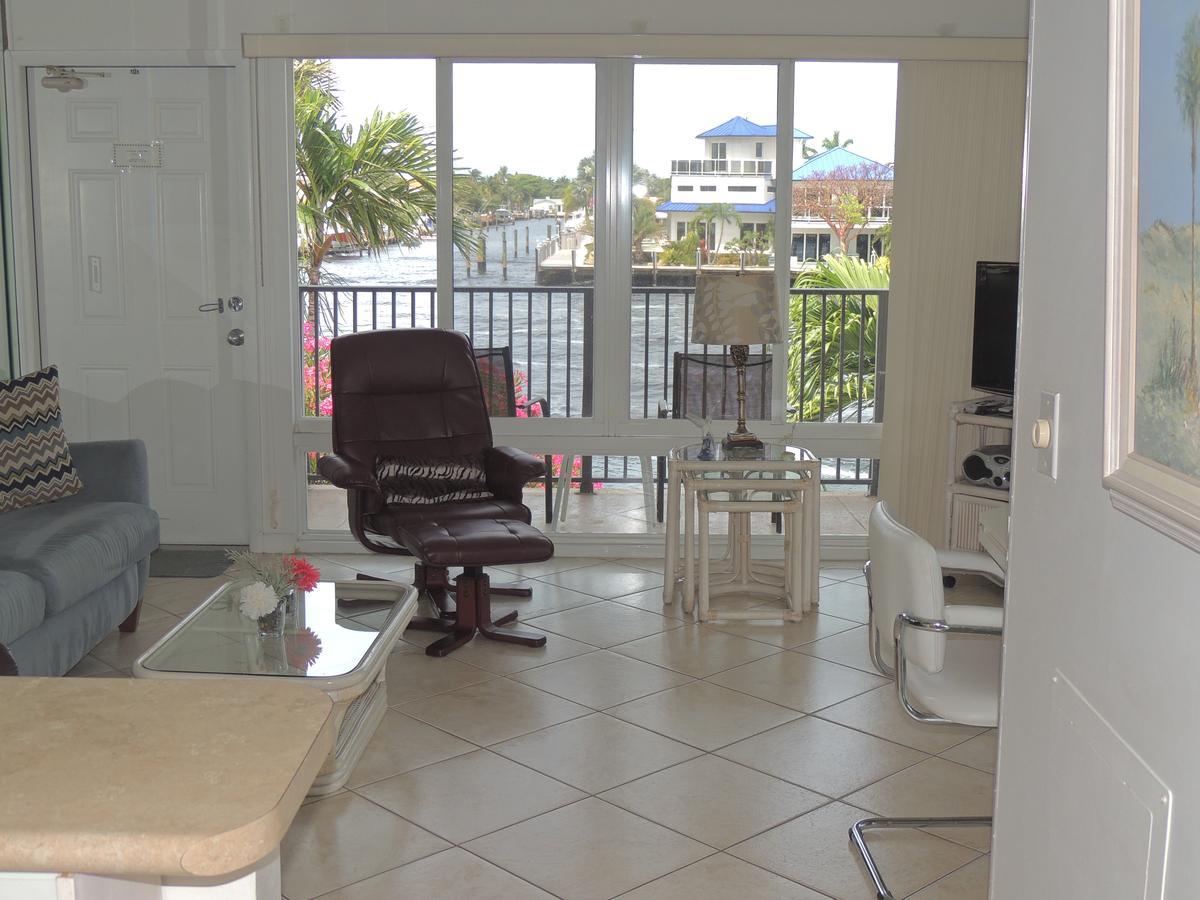 Aqua Mar Condos ポンパノビーチ エクステリア 写真
