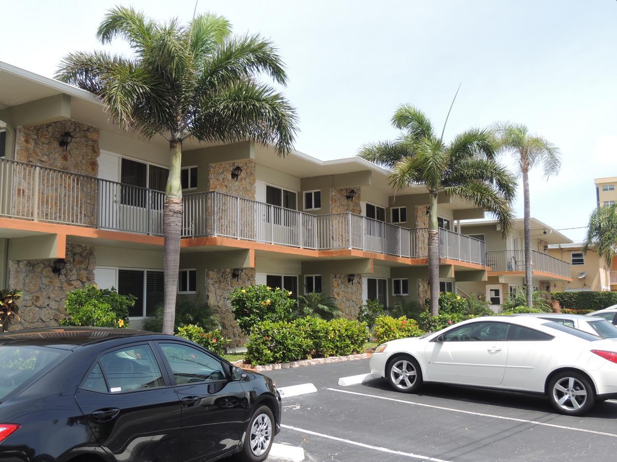 Aqua Mar Condos ポンパノビーチ エクステリア 写真