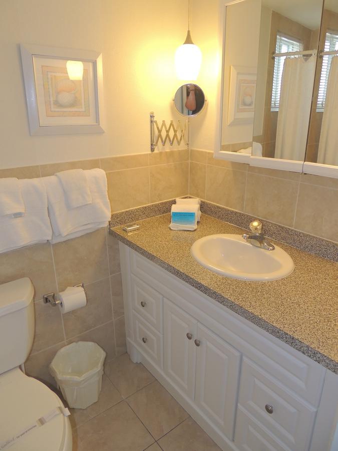 Aqua Mar Condos ポンパノビーチ エクステリア 写真